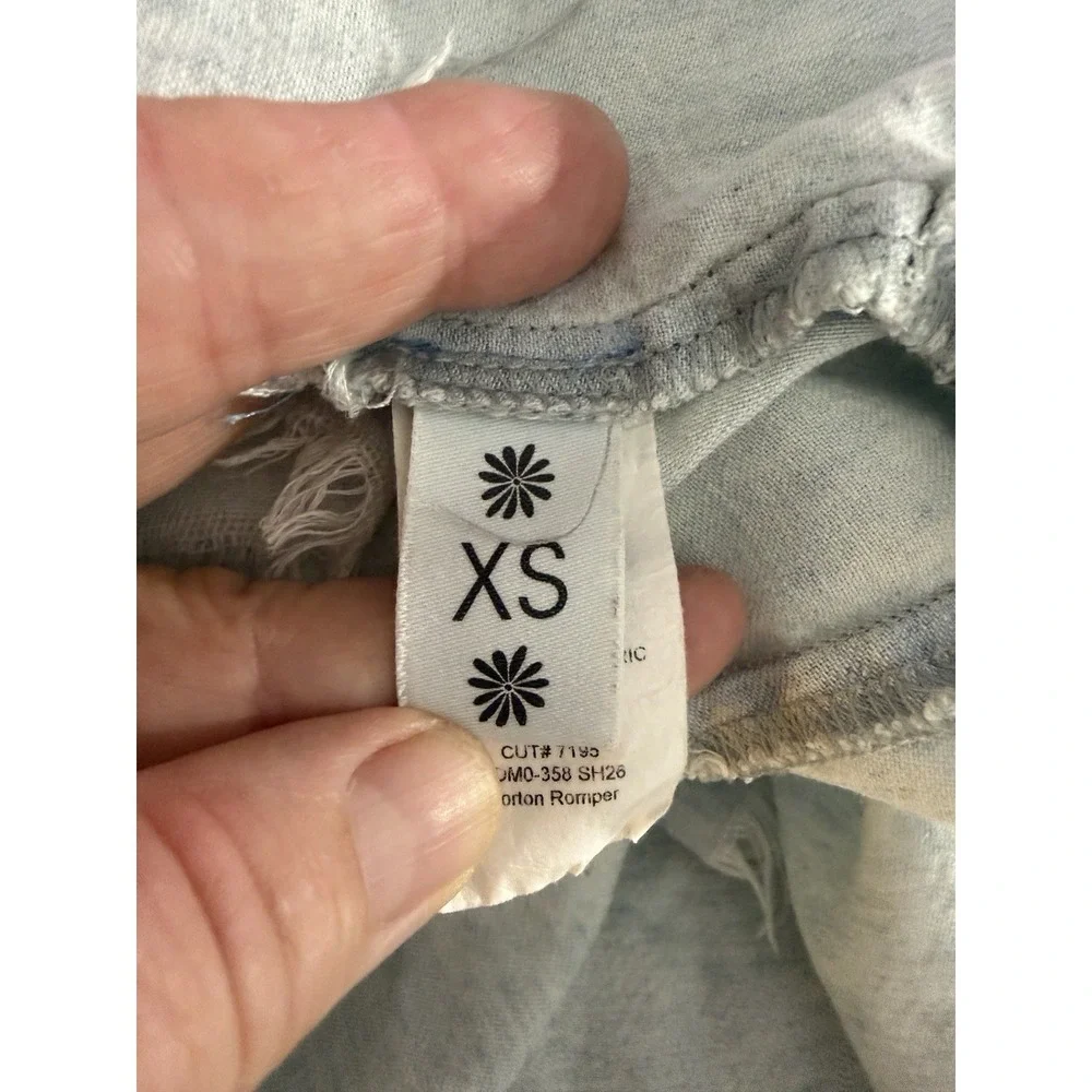 Show Me Your Mumu Size XS Horton Denim Chambray Romper Shore Blue Linen Blend